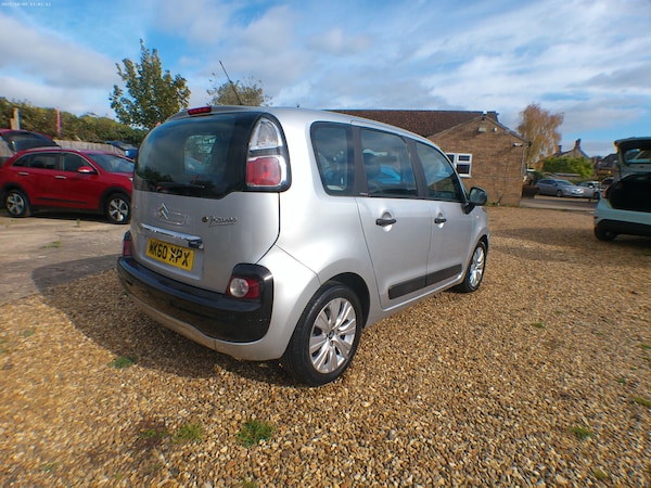 Used Citroen C3 Picasso 2010 for sale - 76220332: Photo 4