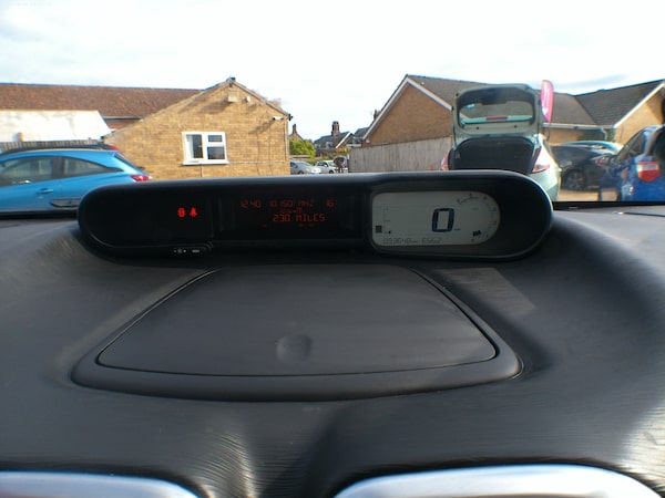 Used Citroen C3 Picasso 2010 for sale - 76220332: Photo 8
