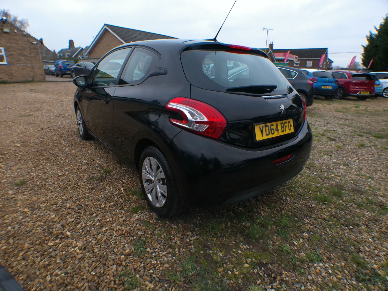 Used Peugeot 208 2014 for sale - 77034278: Photo 3