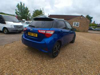 Used Toyota Yaris 2017 for sale - 74656618: Photo