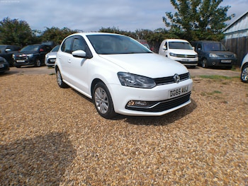 Used Volkswagen Polo 2015 for sale - 79284986: Photo