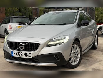 Used Volvo V40 2018 for sale - 79741590: Photo
