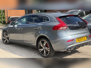Used Volvo V40 2019 for sale - 79412086: Photo