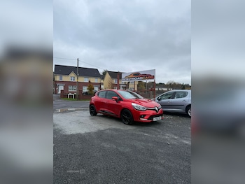 Used Renault Clio 2017 for sale - 76486303: Photo