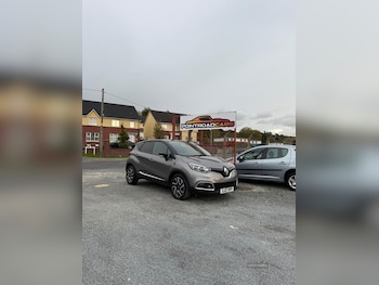 Used Renault Captur 2017 for sale - 76308246: Photo