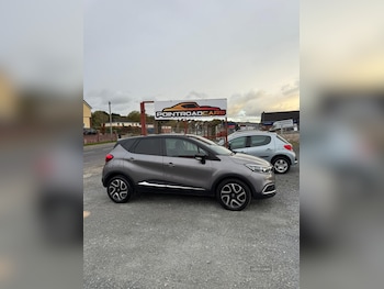 Used Renault Captur 2017 for sale - 76308246: Photo