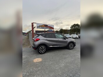 Used Renault Captur 2017 for sale - 76308246: Photo