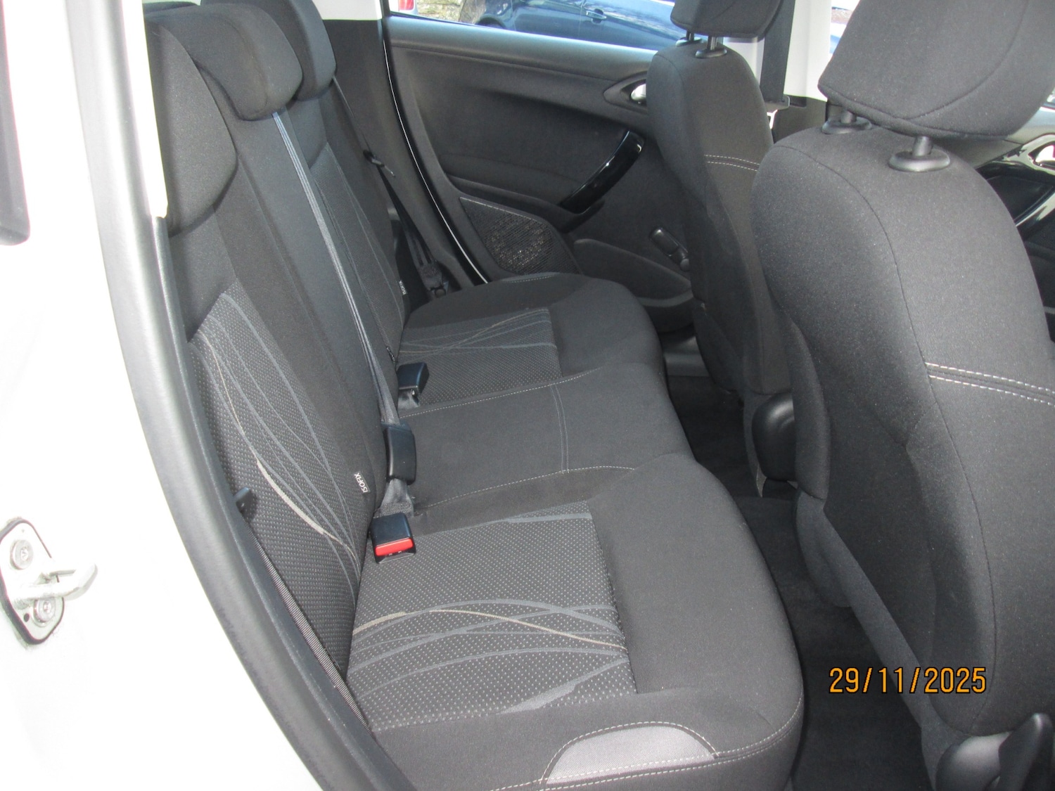 Used Peugeot 208 2015 for sale - 76748837: Photo 11