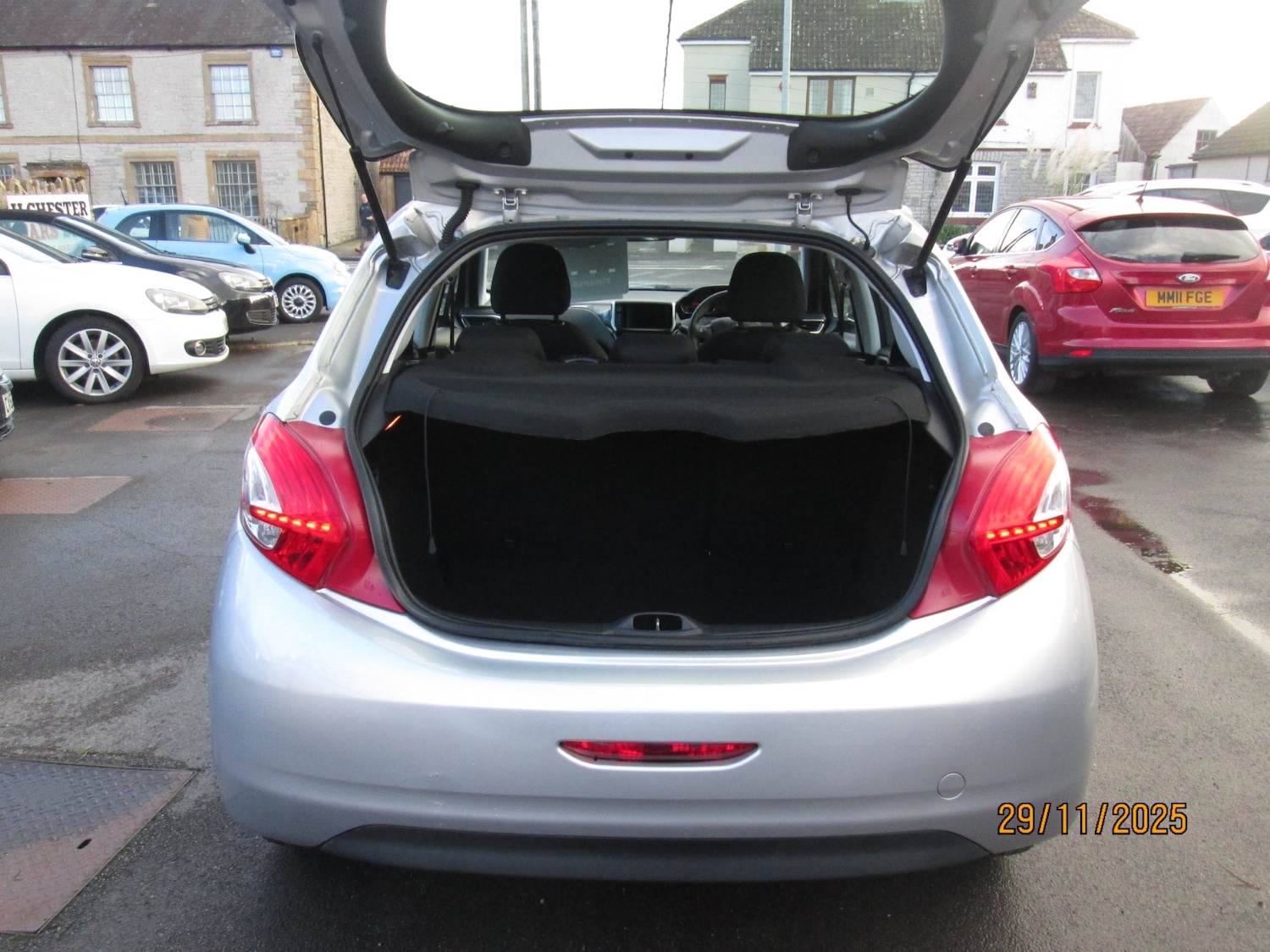 Used Peugeot 208 2015 for sale - 76748837: Photo 12