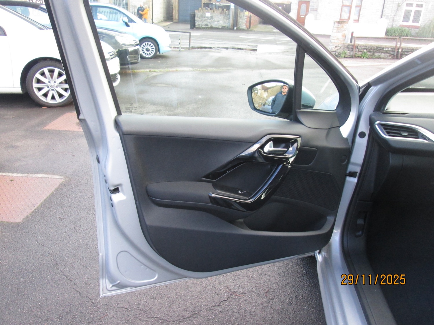 Used Peugeot 208 2015 for sale - 76748837: Photo 15