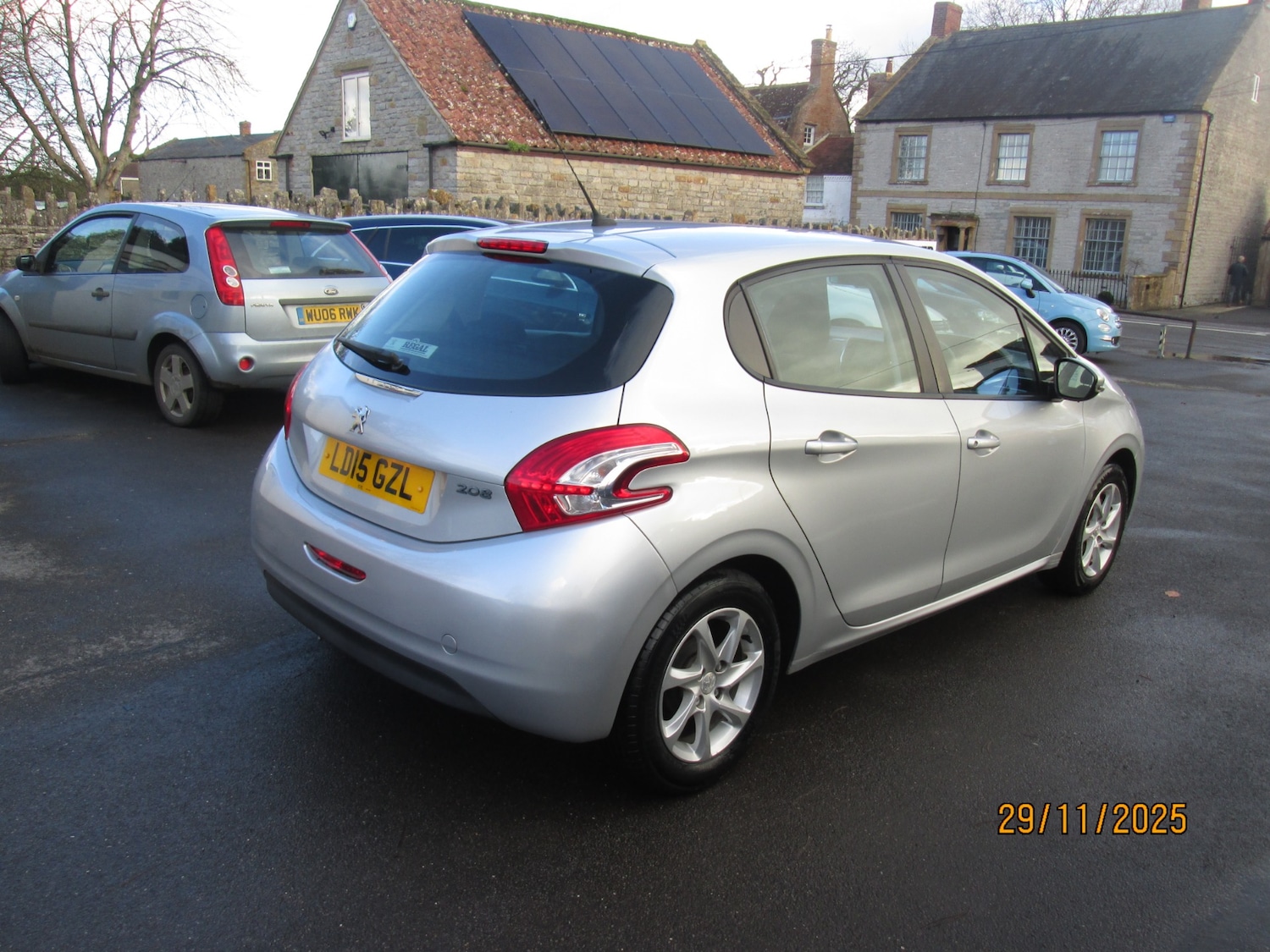 Used Peugeot 208 2015 for sale - 76748837: Photo 4