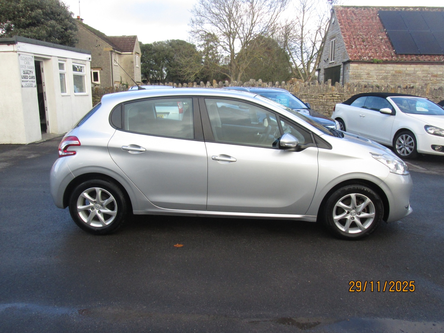 Used Peugeot 208 2015 for sale - 76748837: Photo 5
