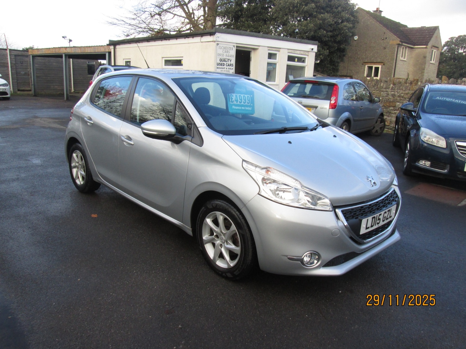 Used Peugeot 208 2015 for sale - 76748837: Photo 6
