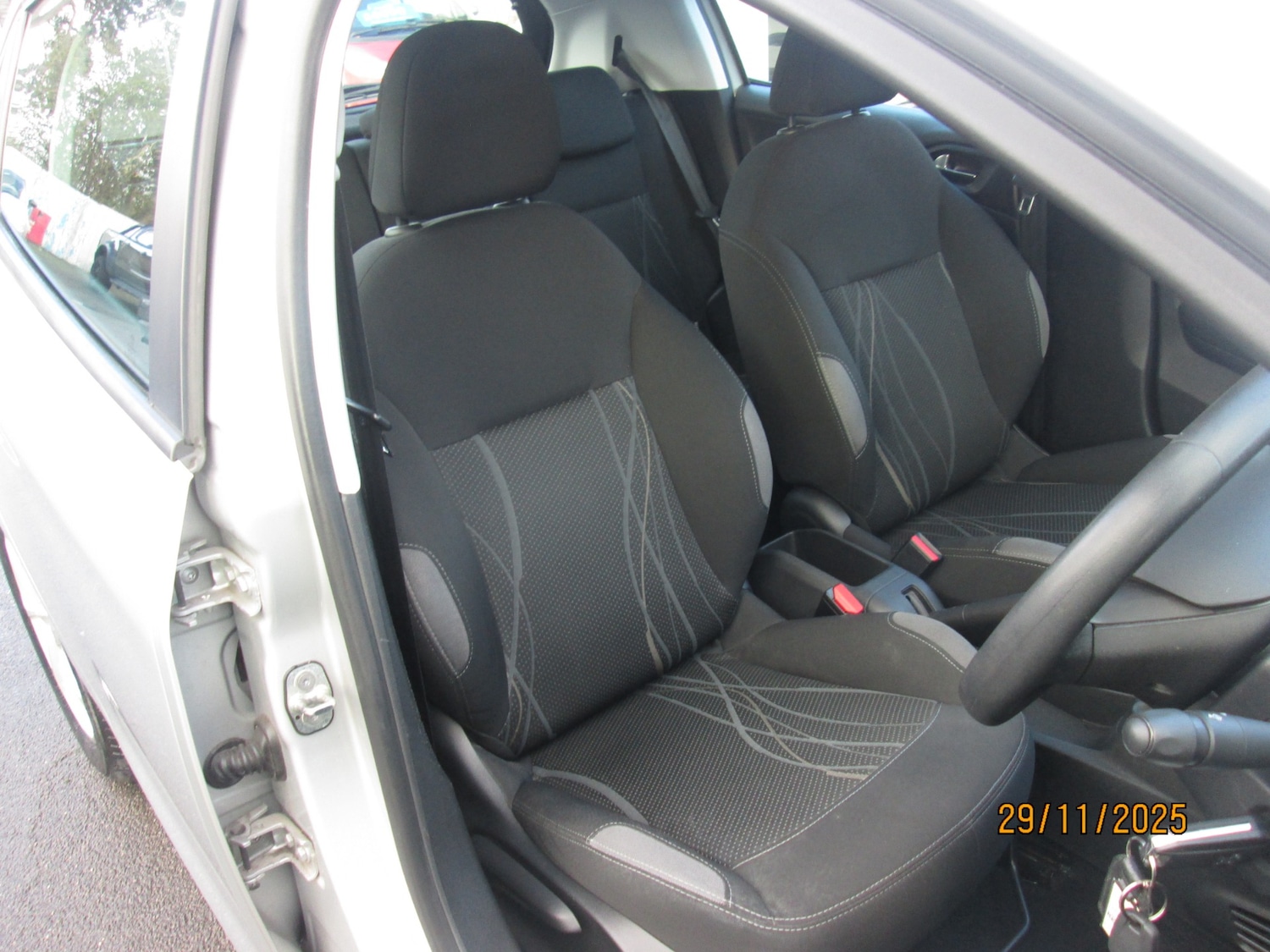 Used Peugeot 208 2015 for sale - 76748837: Photo 8