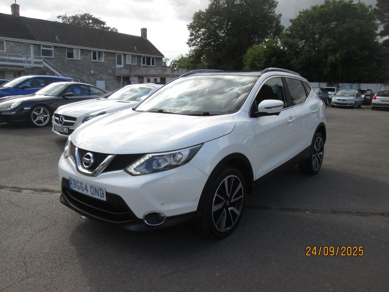 Used Nissan Qashqai 2014 for sale - 76055852: Photo 1