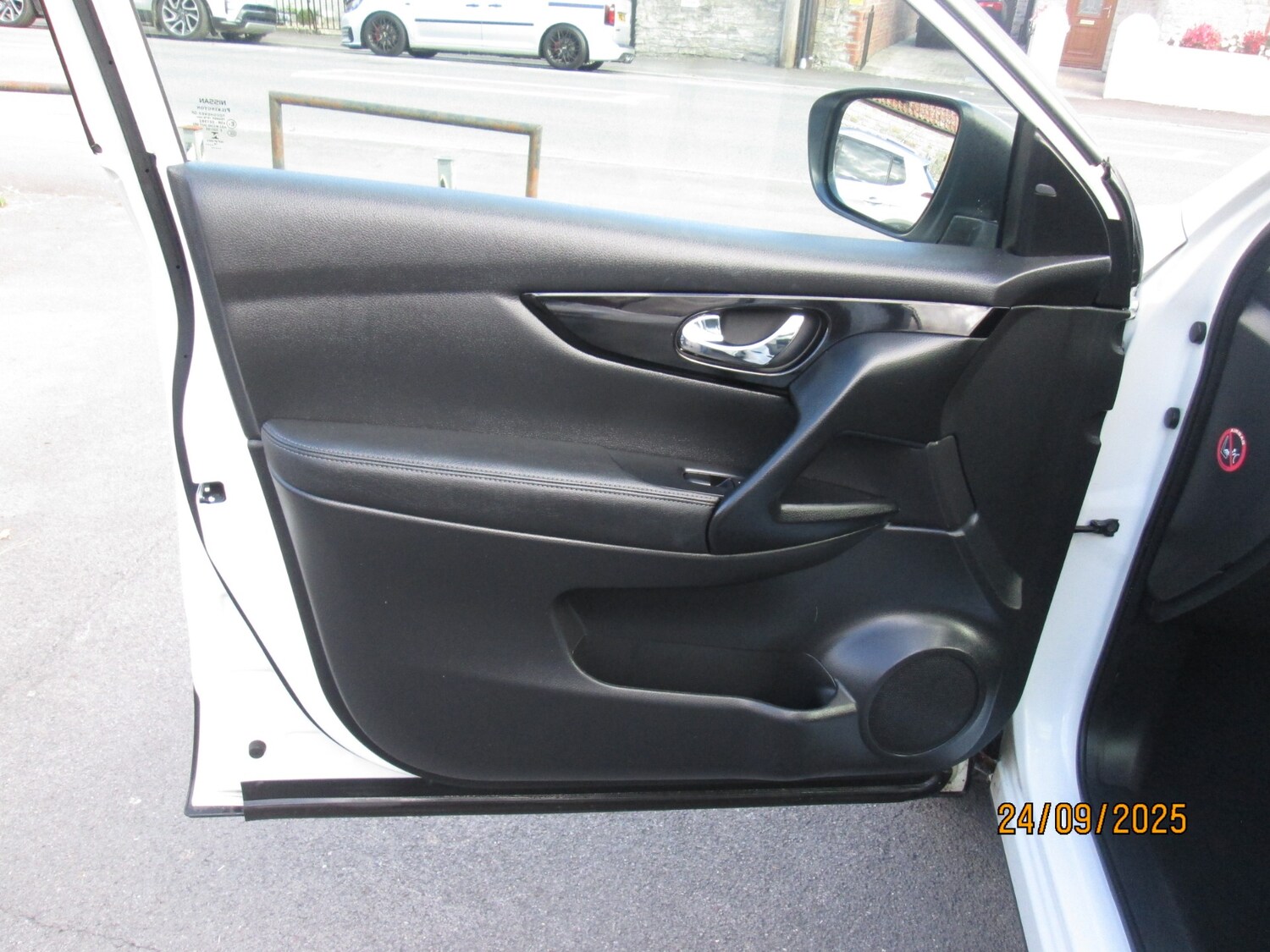 Used Nissan Qashqai 2014 for sale - 76055852: Photo 17