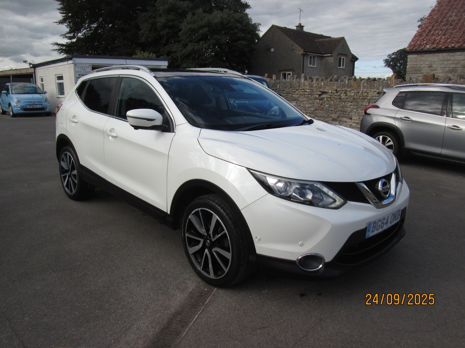 Used Nissan Qashqai 2014 for sale - 76055852: Photo 2