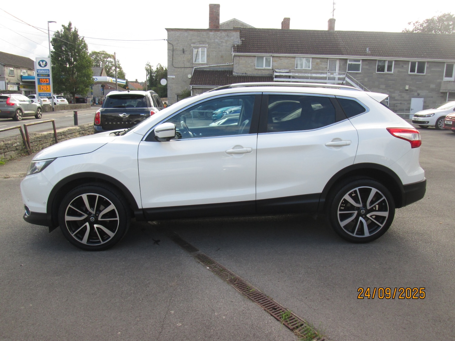 Used Nissan Qashqai 2014 for sale - 76055852: Photo 6