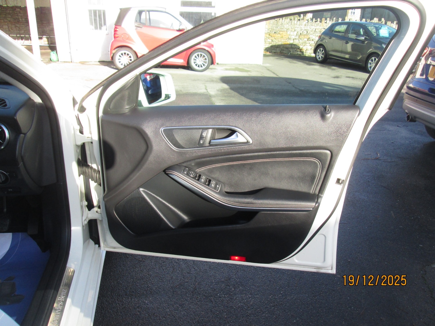 Used Mercedes-Benz A-Class 2014 for sale - 76971532: Photo 16