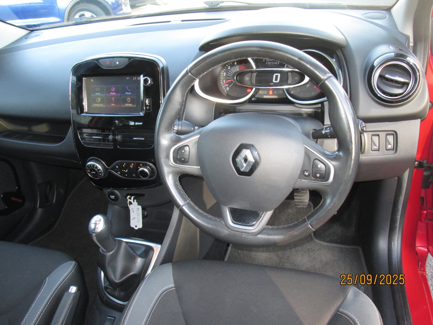 Used Renault Clio 2016 for sale - 76076943: Photo 13