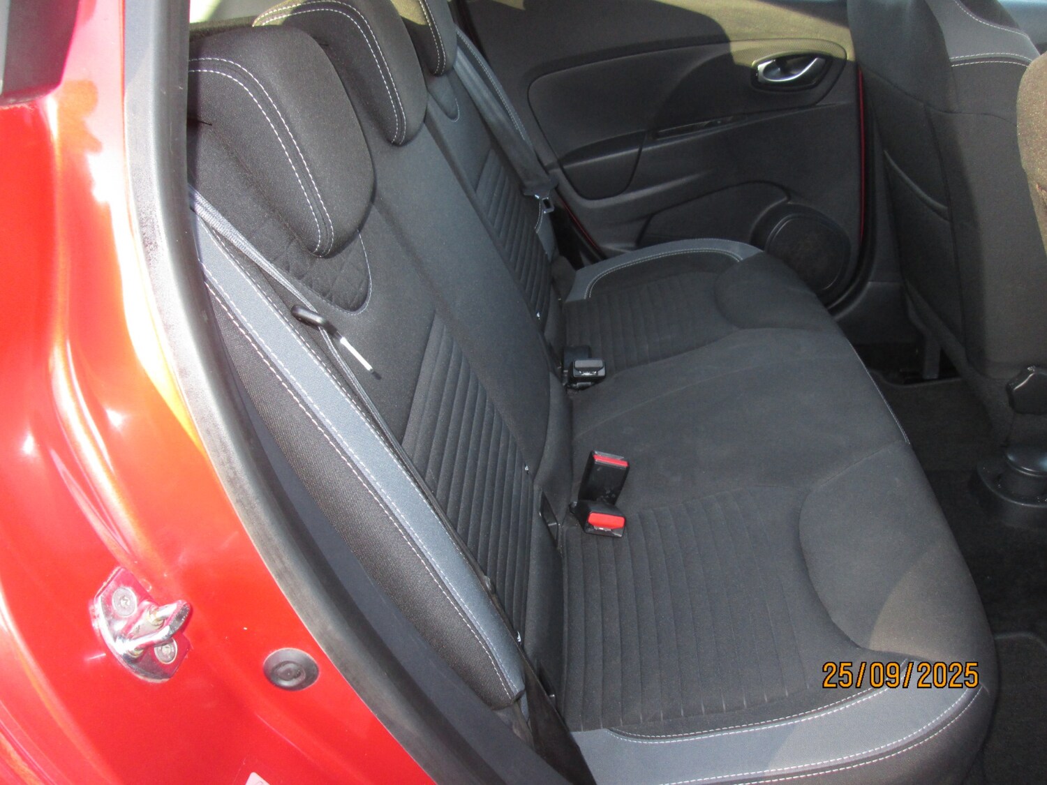 Used Renault Clio 2016 for sale - 76076943: Photo 17