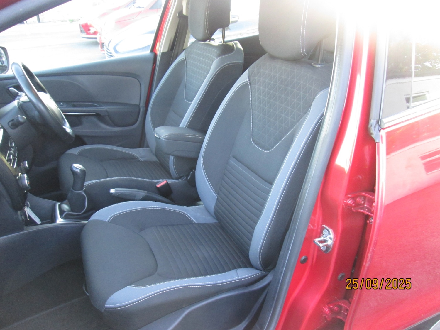 Used Renault Clio 2016 for sale - 76076943: Photo 20