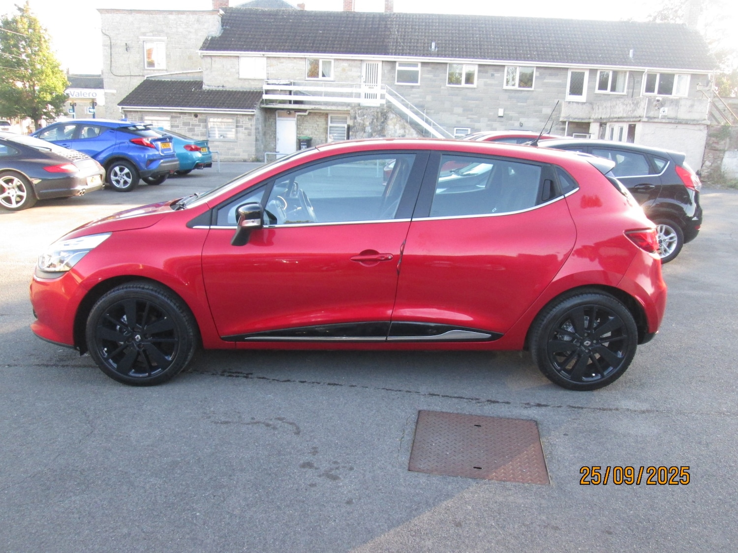 Used Renault Clio 2016 for sale - 76076943: Photo 6