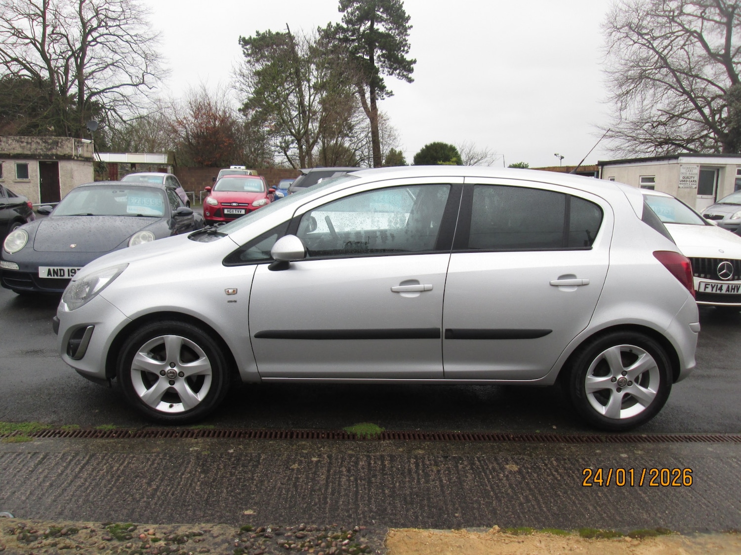 Used Vauxhall Corsa 2014 for sale - 77311456: Photo 2