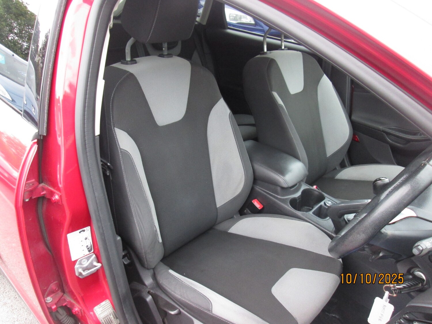 Used Ford Focus 2011 for sale - 76243920: Photo 8