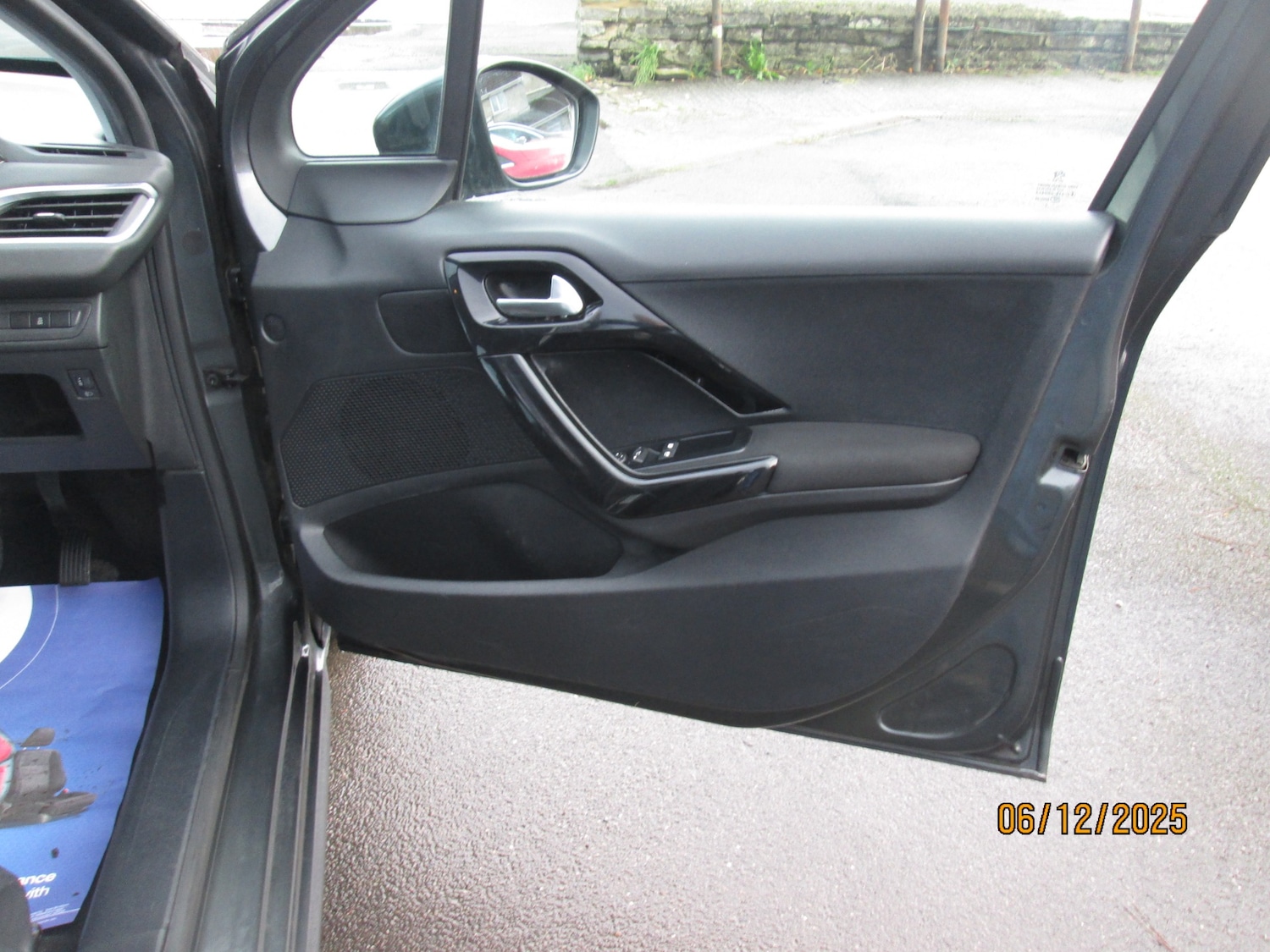 Used Peugeot 208 2015 for sale - 76845904: Photo 10