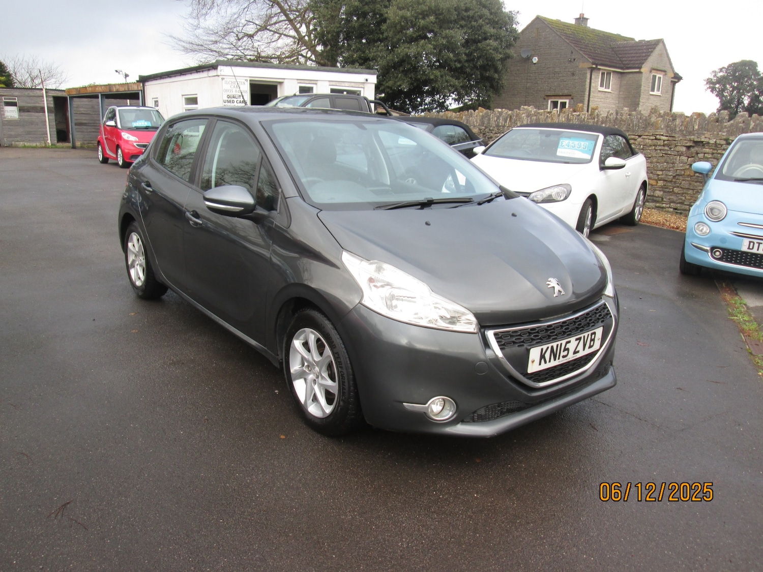 Used Peugeot 208 2015 for sale - 76845904: Photo 2
