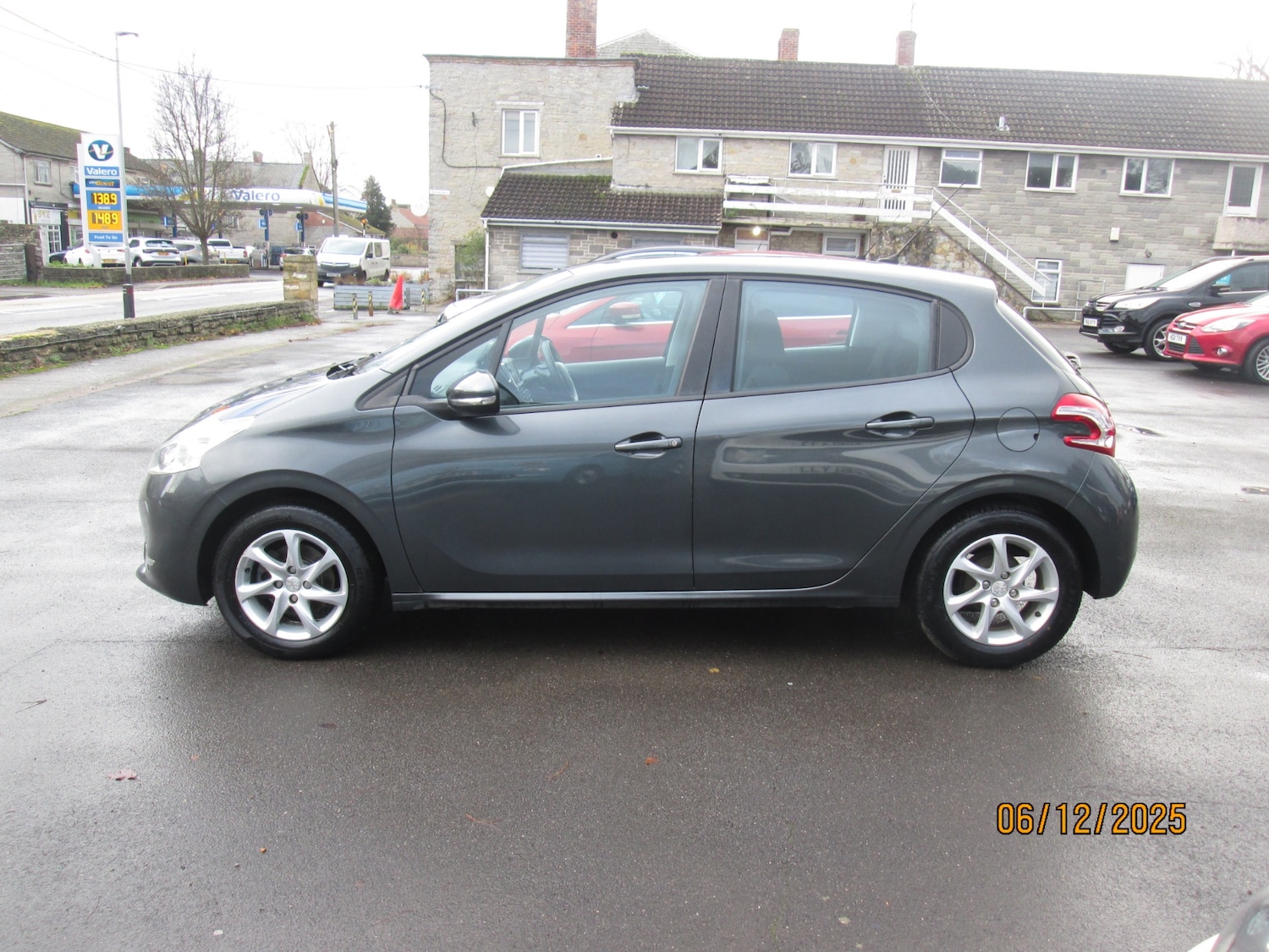 Used Peugeot 208 2015 for sale - 76845904: Photo 6