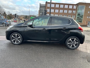 Used Peugeot 208 2019 for sale - 77175442: Photo