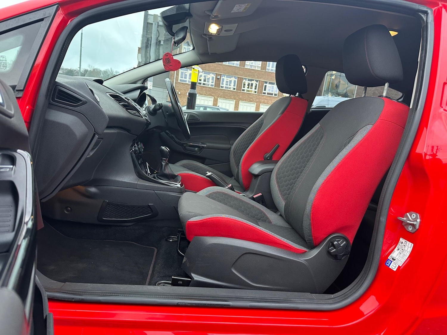 Used Ford Fiesta 2015 for sale - 77425329: Photo 29