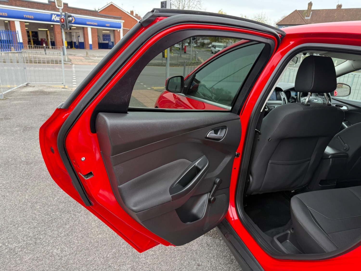 Used Ford Focus 2015 for sale - 76423023: Photo 25