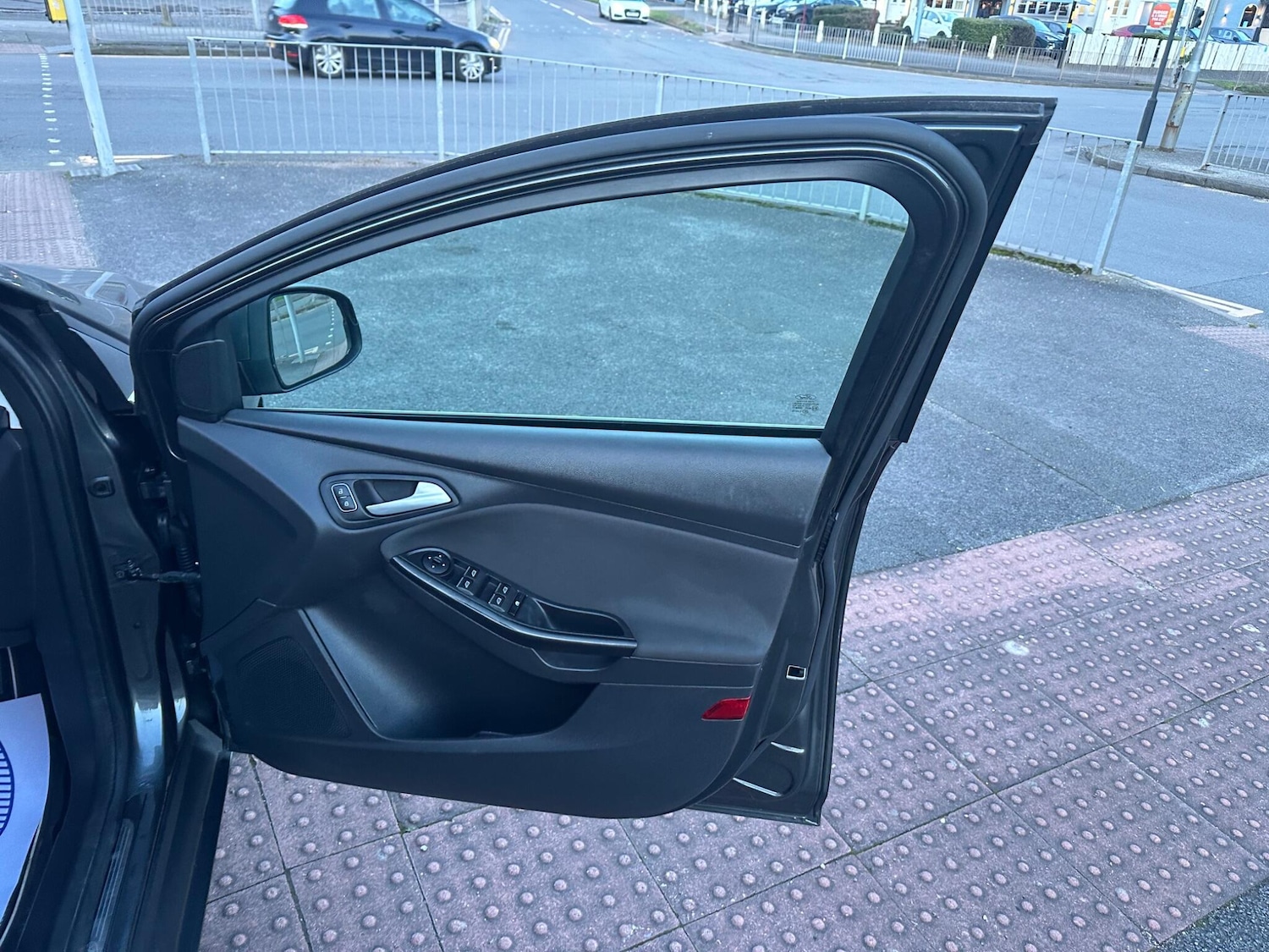 Used Ford Focus for sale - 77883604: Photo 24