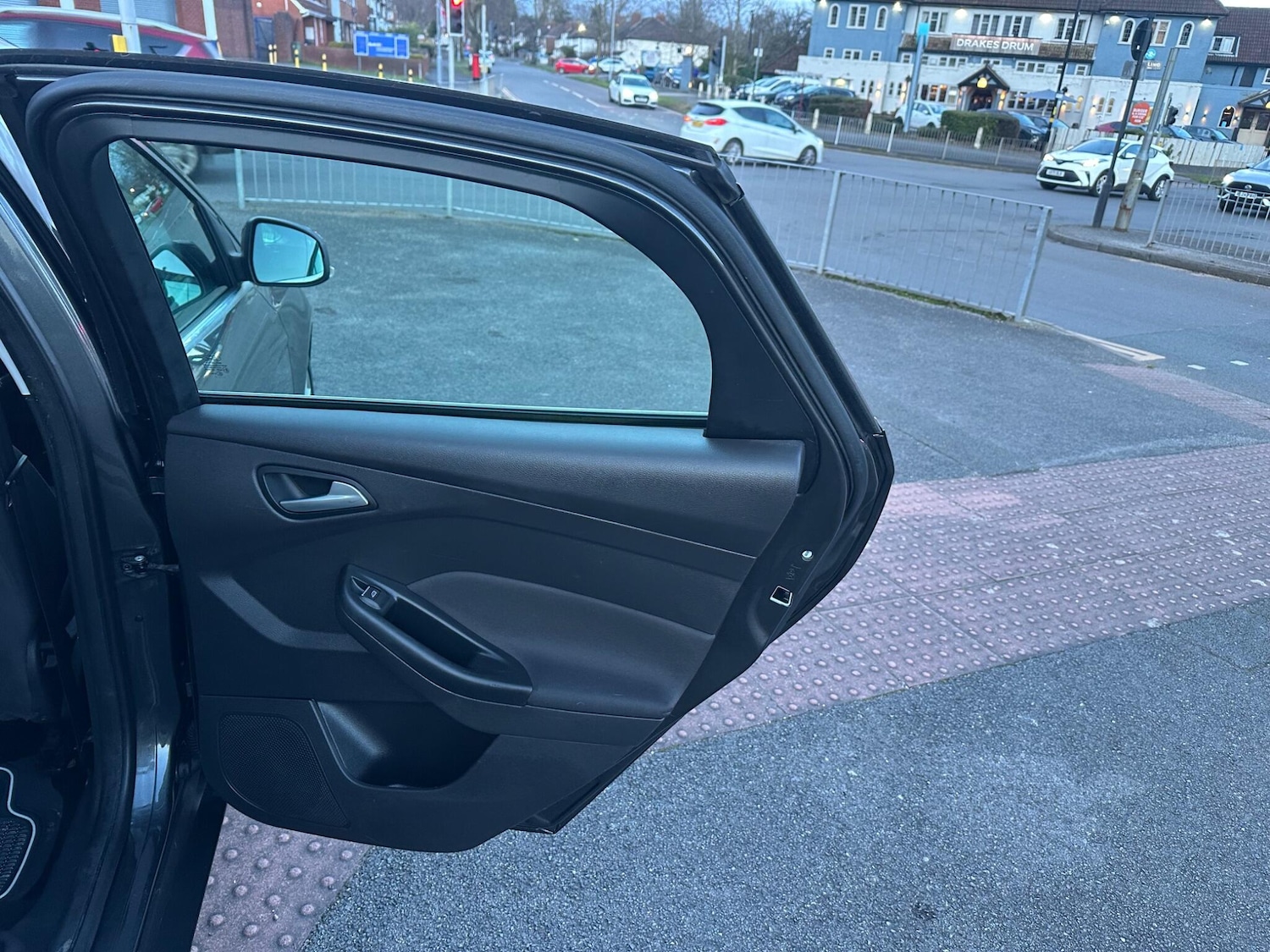 Used Ford Focus for sale - 77883604: Photo 25