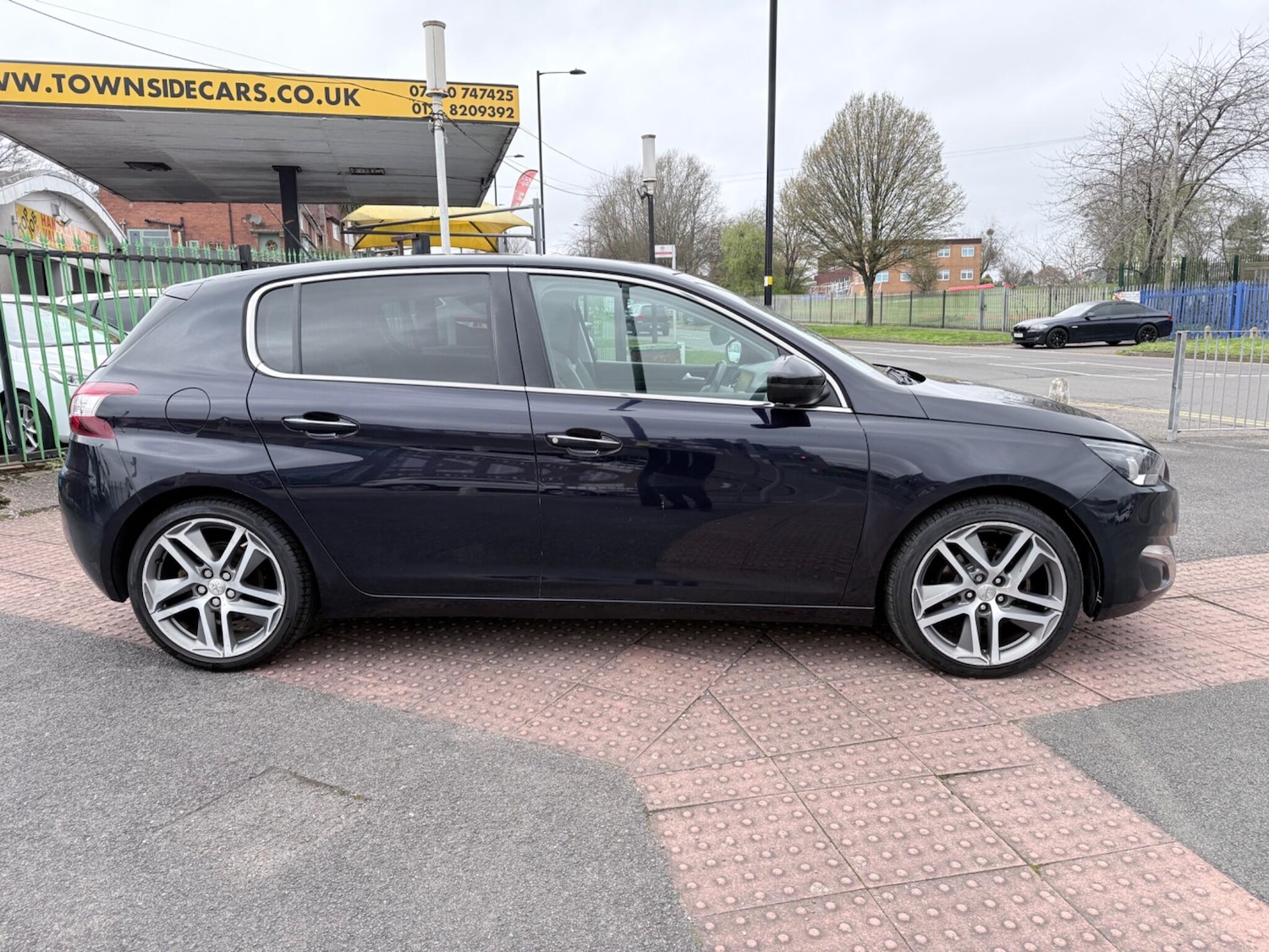 Used Peugeot 308 2015 for sale - 77898393: Photo 13