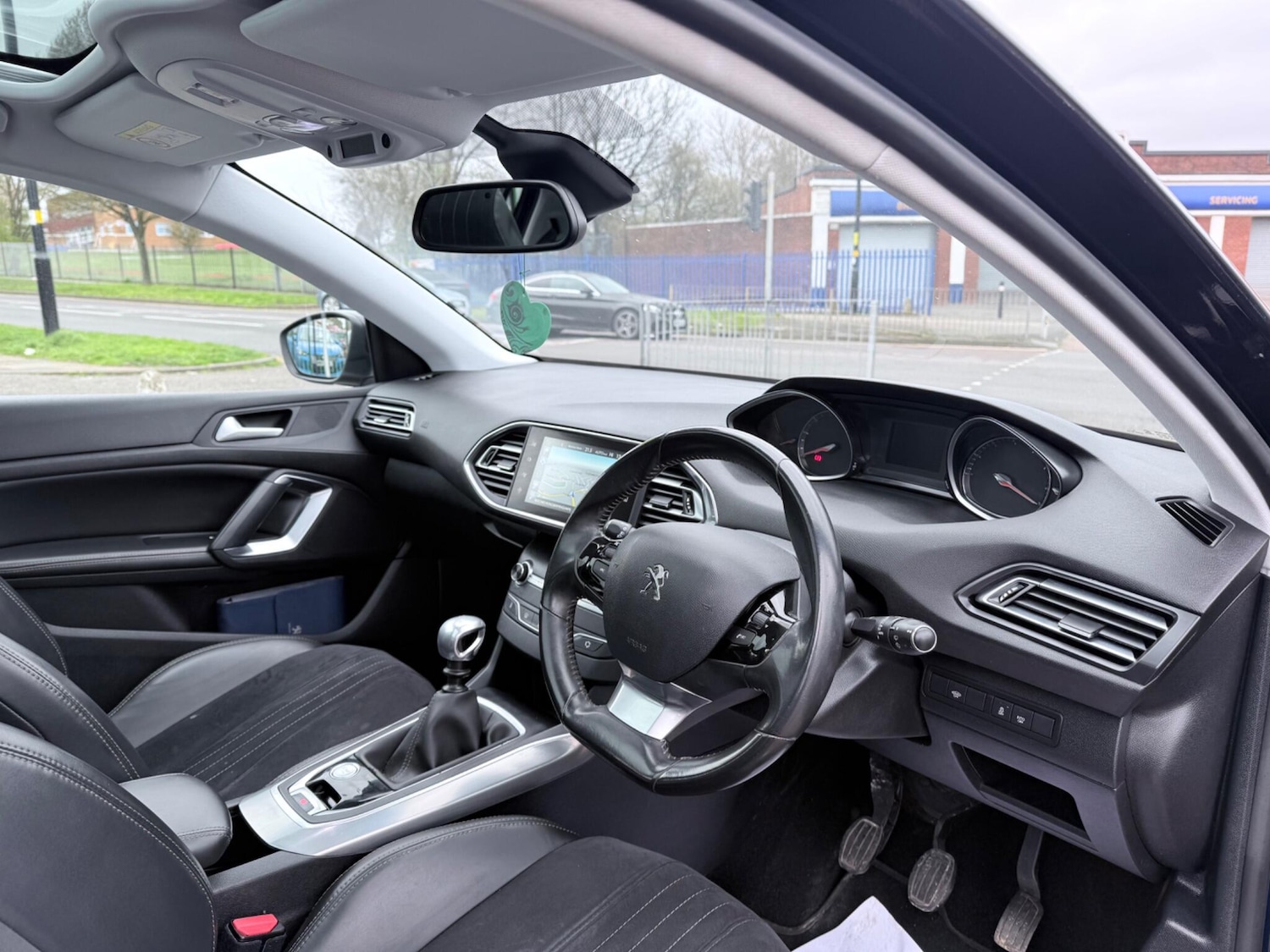 Used Peugeot 308 2015 for sale - 77898393: Photo 15