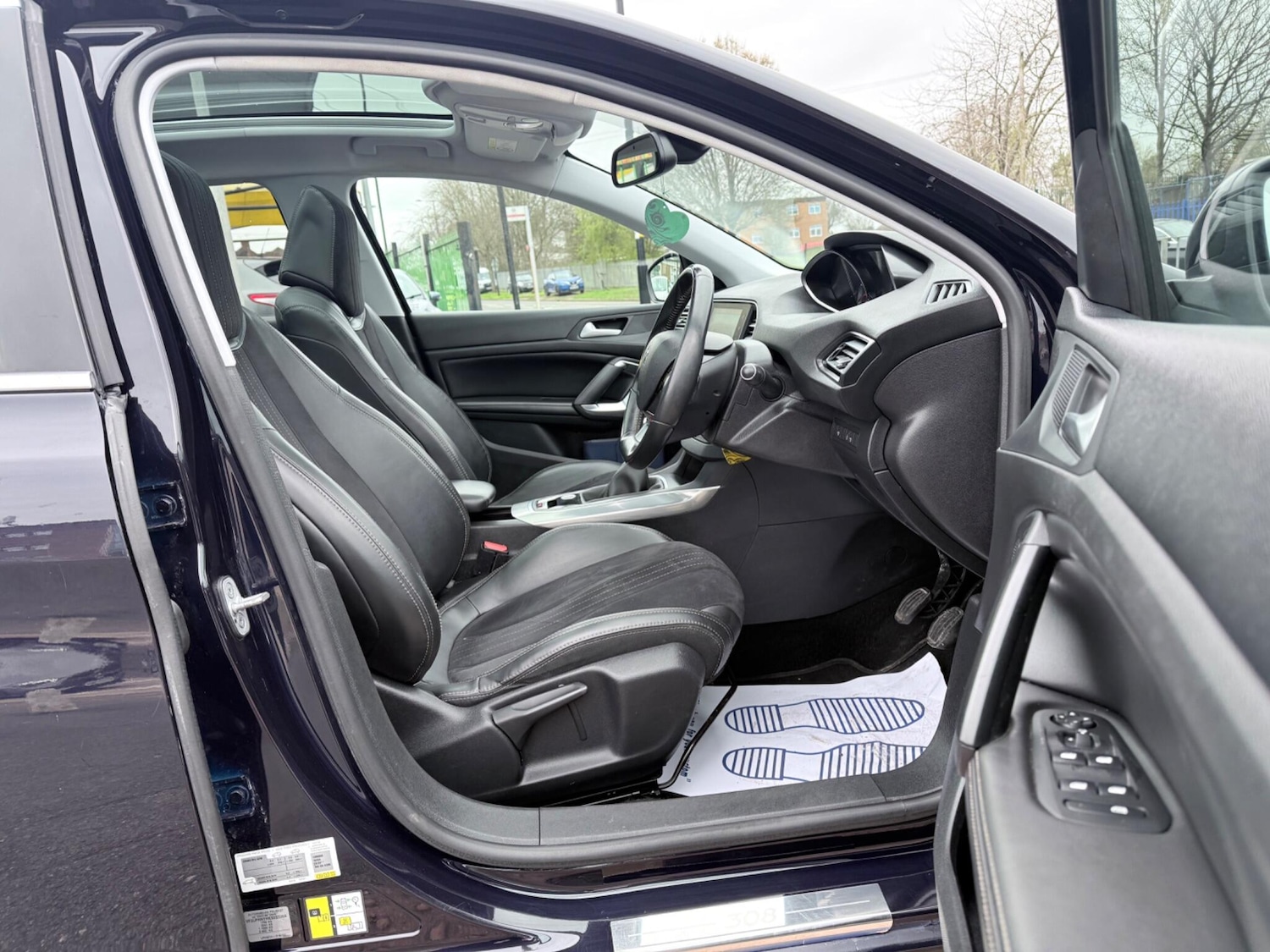 Used Peugeot 308 2015 for sale - 77898393: Photo 20