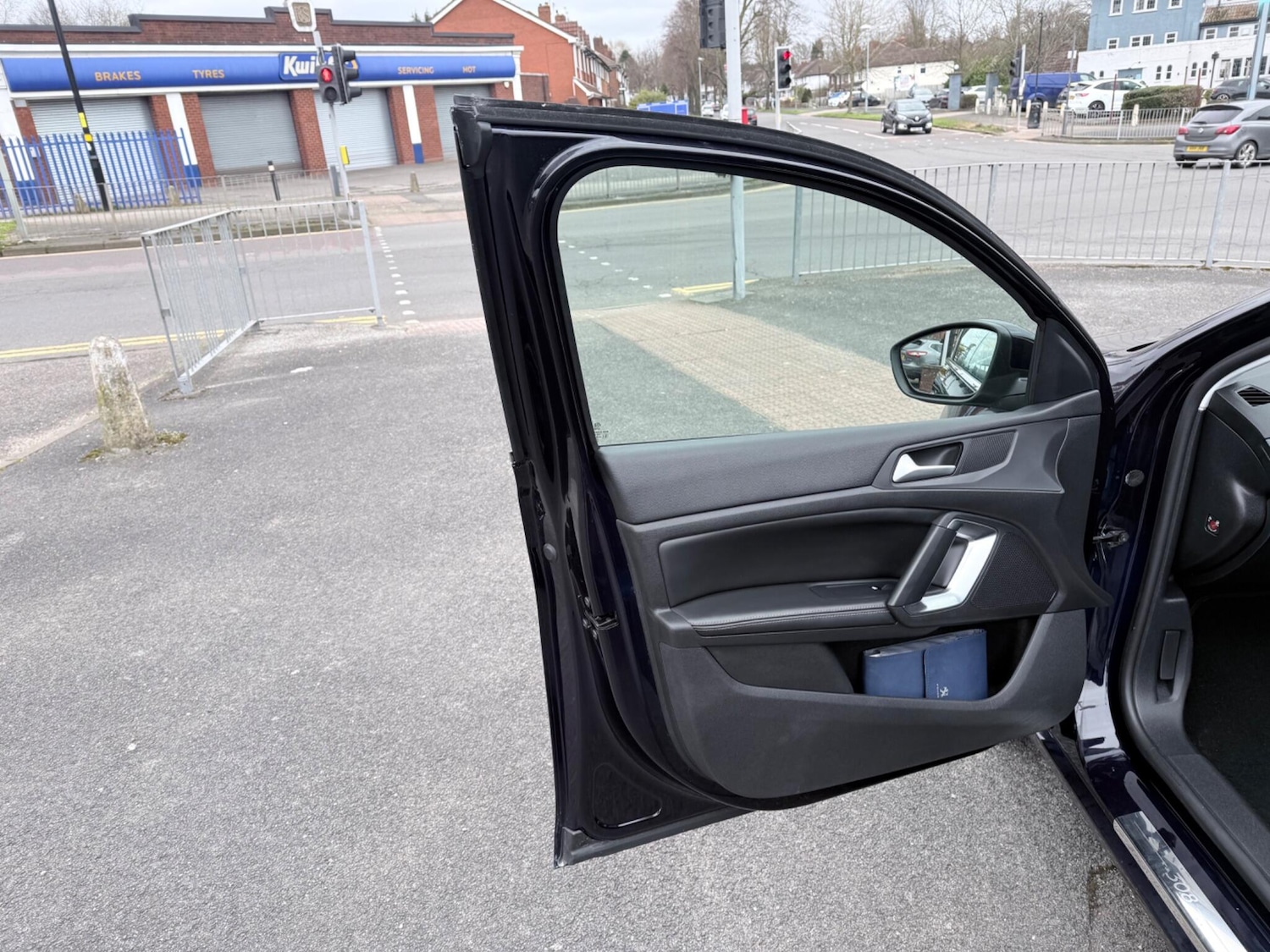 Used Peugeot 308 2015 for sale - 77898393: Photo 29