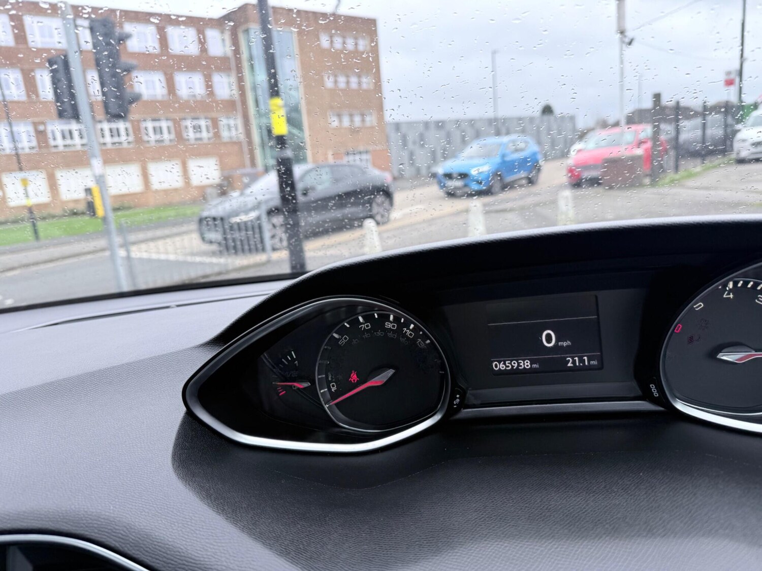 Used Peugeot 308 2015 for sale - 77898393: Photo 32