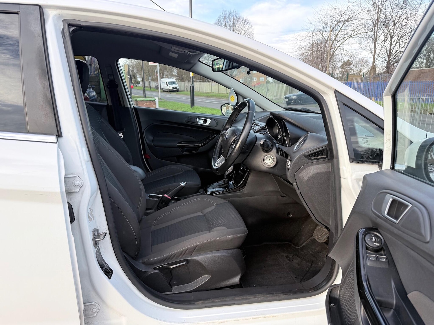 Used Ford Fiesta 2012 for sale - 76942539: Photo 21