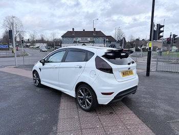 Used Ford Fiesta 2016 for sale - 79049676: Photo