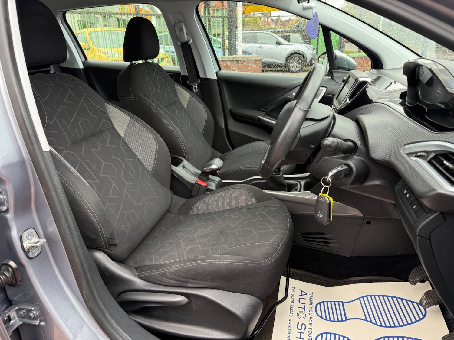 Used Peugeot 2008 2017 for sale - 76360182: Photo 17