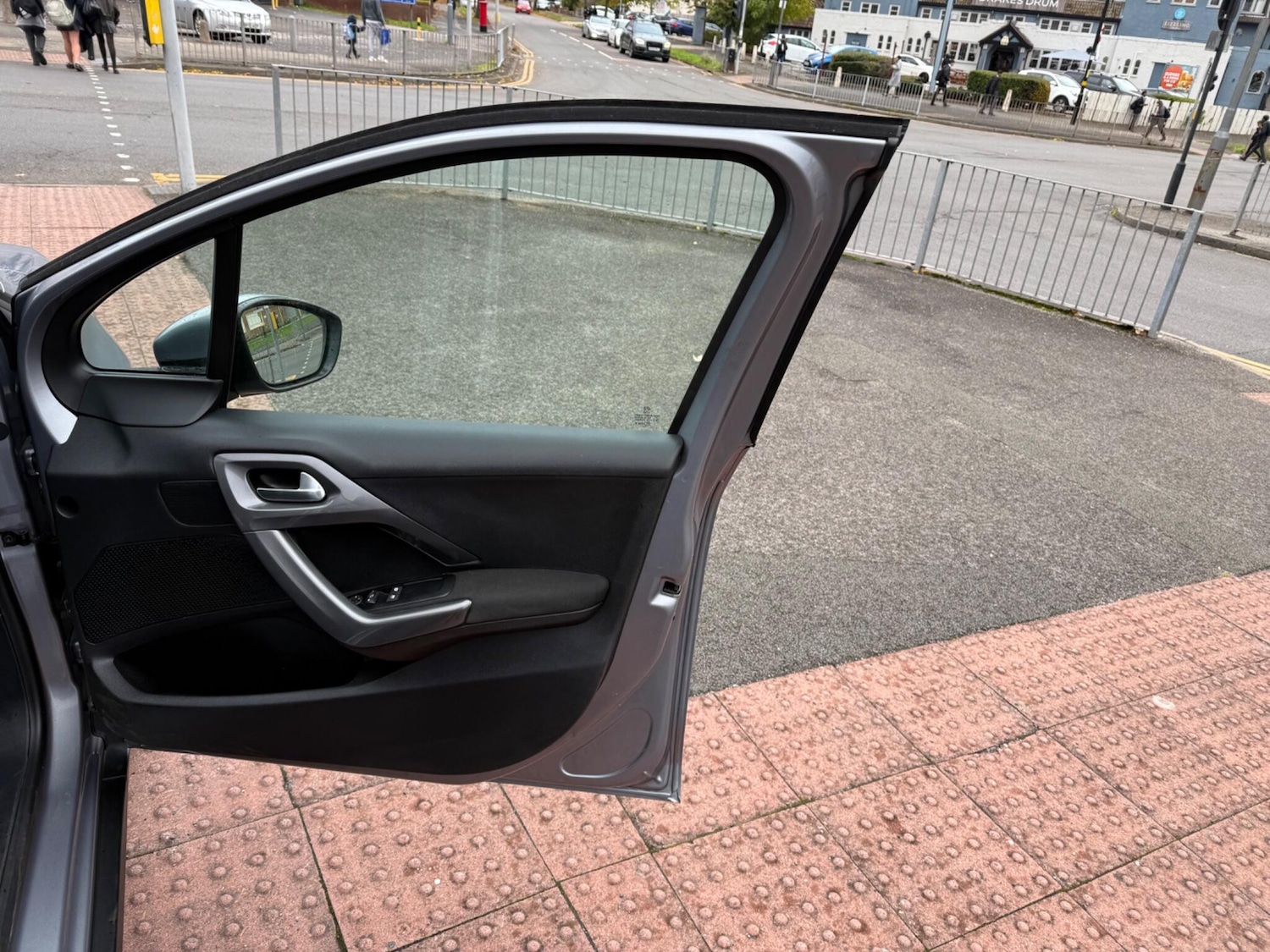 Used Peugeot 2008 2017 for sale - 76360182: Photo 18