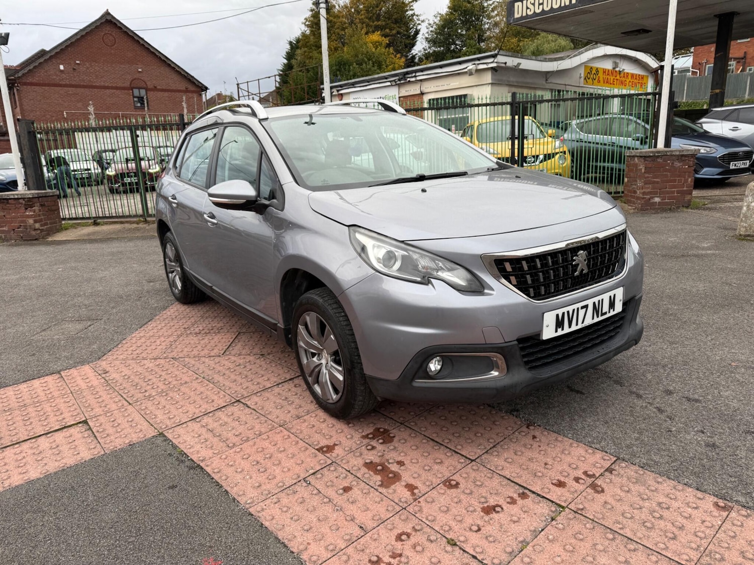 Used Peugeot 2008 2017 for sale - 76360182: Photo 2