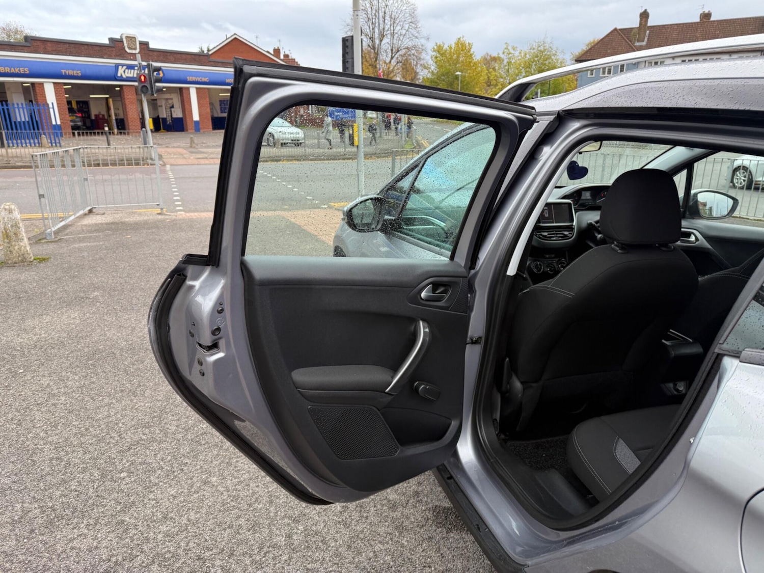 Used Peugeot 2008 2017 for sale - 76360182: Photo 22