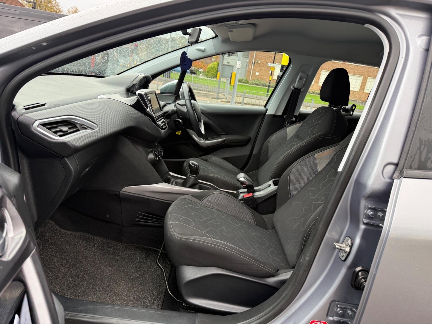 Used Peugeot 2008 2017 for sale - 76360182: Photo 23