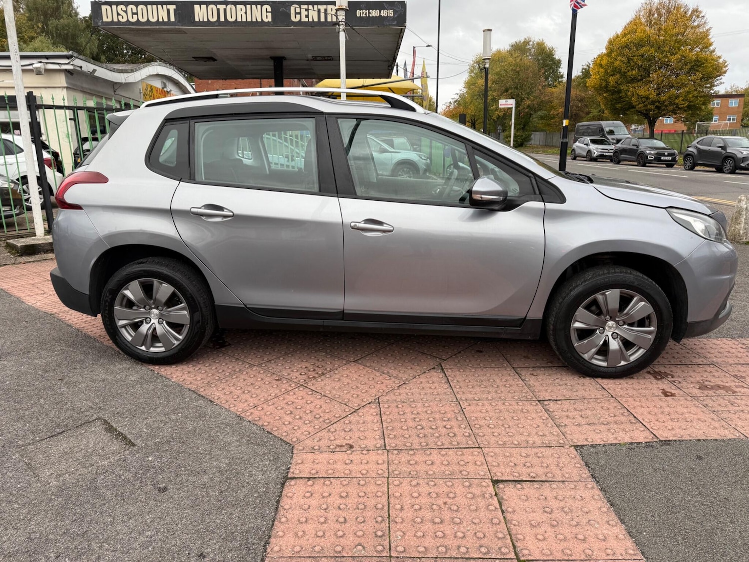 Used Peugeot 2008 2017 for sale - 76360182: Photo 3